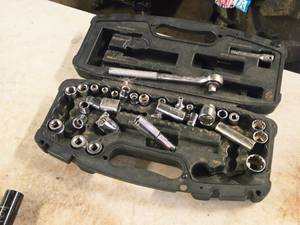lot 275 image: (1) Ratchet, (30) Sockets, (1) Extension