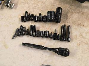 lot 274 image: (1) Ratchet, (20) Sockets, (3) Extensions