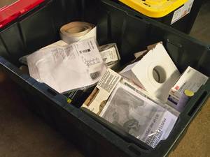 lot 336 image: Lot of (1 Bin) 120, P180 and more Grit Sand Paper (assorted)