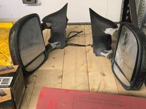 lot 328 image: Lot of (2) Truck Side Mirrors