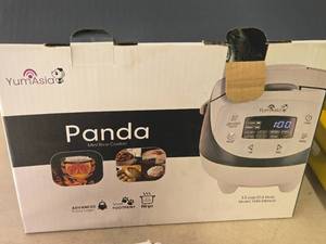 lot 355 image: Yum Asia Panda 3.5-cup Household Mini Rice Cooker