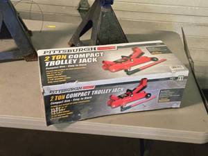 lot 19 image: Pittsburgh 2-Ton Compact Trolley Jack (New)
