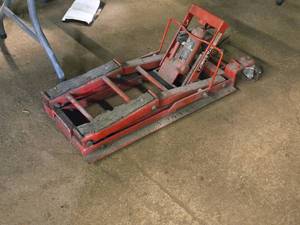 lot 19C image: Big Red Torin Jacks 1500-lbs ATV Bottle Jack