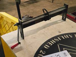 lot 361 image: Engine Hoist