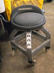 lot 367 image: Rolling Stool