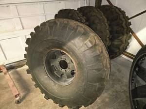 lot 371 image: Lot of (4) - 1542-16.5LT Tires with Rims