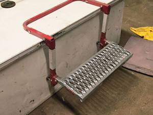 lot 373 image: Side Step