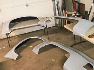 lot 405 image: Lot of (4) Fender Pieces