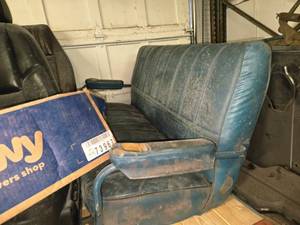 lot 408 image: Bench Seat