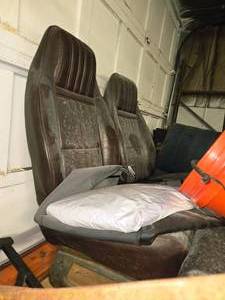 lot 410 image: Lot of (2) Bucket Seats
