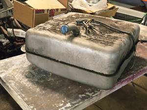 lot 404 image: Gas Tank