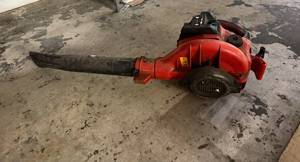 lot 14 image: Craftsmans Leaf Blower-Gas Powered Untested