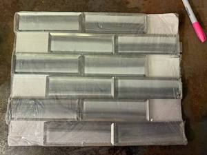 lot 34 image: 8 Sheets Ombre Grigia Tile