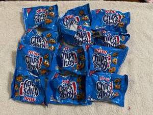 lot 54 image: 12 Mini Chips Ahoy