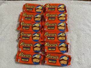 lot 55 image: 12x Reeses Big Cup with Potatoe Chips