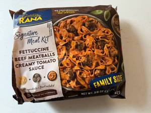 lot 65 image: EE. Fettuccine Beef Meatballs Creamy Tomato Sauce