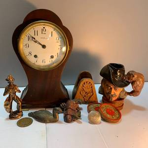 lot 35 image: Group of Western Decor