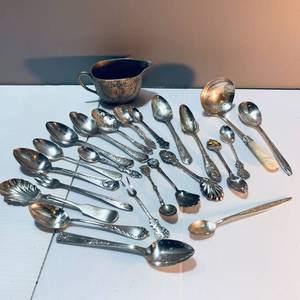 lot 52 image: Variety of Flatware