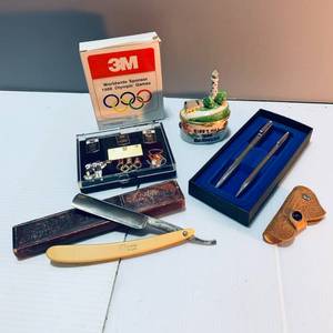 lot 53 image: Assorted Collectibles