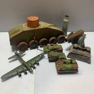 lot 65 image: Antique Toy Military Vehicles and Souvenir of Washington D.C.