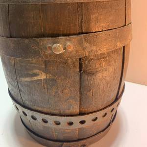 lot 66 image: Antique Wooden Barrel Keg