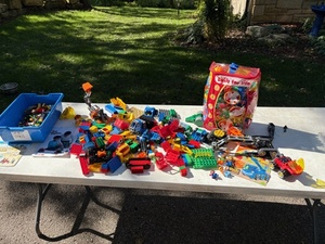 lot 59 image: Duplo Building Blocks and Accessories