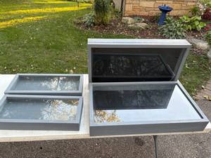 lot 49 image: 4 Glass Top Display Cases
