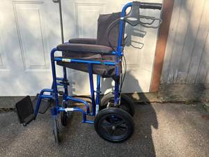 lot 22 image: Drive Transport Chair