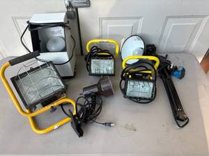 lot 24 image: Work Lights