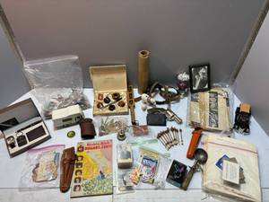 lot 77 image: Vintage Collectibles for YOU