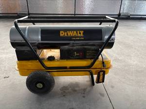 lot 99 image: DeWalt 190,000 BTU Heater