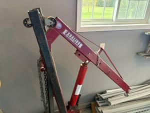 lot 108 image: Excalibur 3 ton Engine Hoist