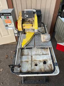 lot 90 image: Industrial Tile Saw
