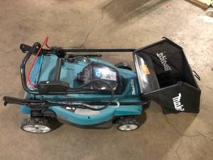 lot 26 image: Makita 18V X2 (36V) LXT Lithium-Ion Cordless 21 in. Walk Behind Lawn Mower No Checked   Customer Returns See Pictures
