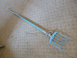 lot 30 image: Fishing Spear