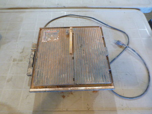 lot 71 image: Plasplugs  Diamond Wheel Wet Saw