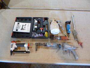 lot 75 image: Variety of Air Tools