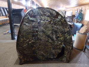 lot 90 image: Hunters View Hunting Blind