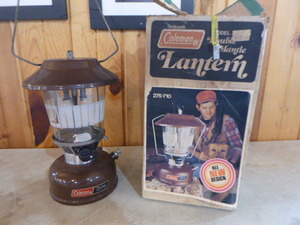 lot 92 image: Vintage Coleman Lantern