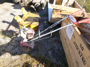 lot 135 image: Mantis Garden Tiller