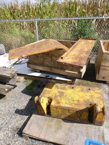 lot 157 image: CAT Parts in Crate