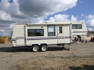 lot 1 image: 1991 Coachman 5th Wheel Camper Trailer