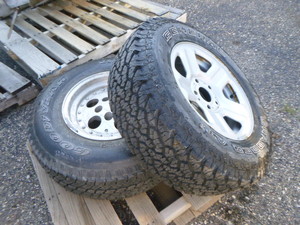 lot 160 image: 2 Tires on Rims