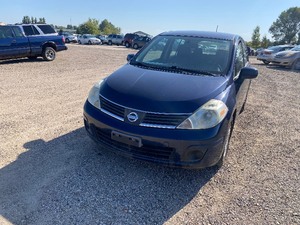lot 13 image: 2008 Nissan Versa