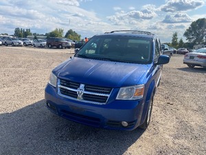 lot 17 image: 2010 Dodge Grand Caravan