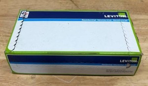lot 24 image: Leviton 15 amps 125 V Duplex White Outlet 5-15R- Pack of 10