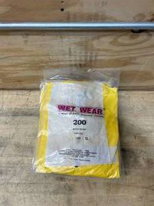 lot 39 image: WETWEAR Ansell Protective Clothing Xl lot of 5