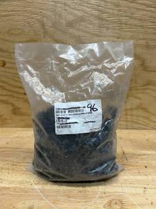 lot 104 image: NUT-U-ADVCOM-LUGS
