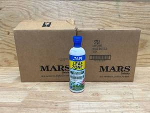 lot 144 image: API LEAF ZONE Lot of 2 Cases of- Freshwater Aquarium Plant Fertilizer 18-Ounce Bottle White (12 per case)