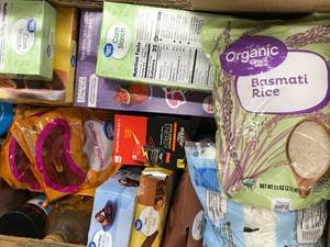 lot 75 image: ASSORTED BOX OF FOOD ITEMS